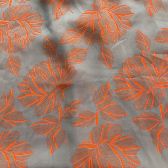 Key-hole back blouse - Picture 2 of 3